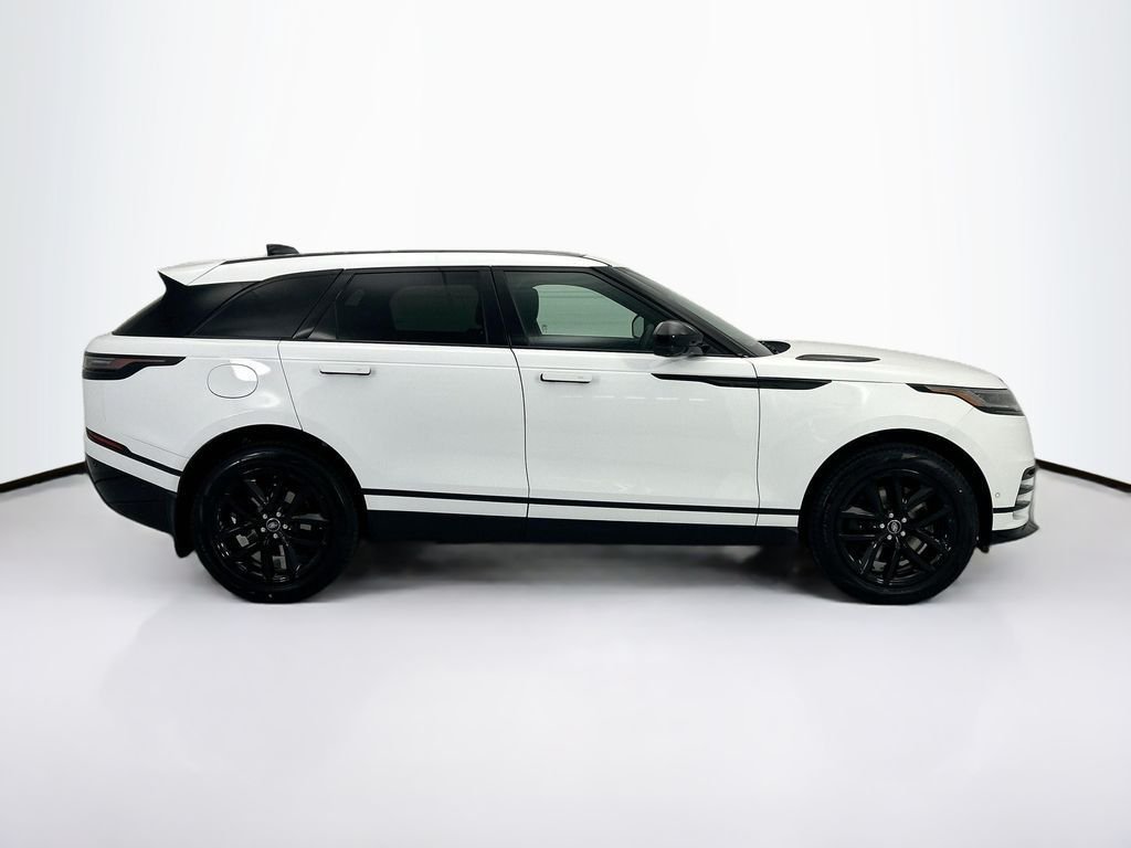 New 2026 Fuji White LAND ROVER Dynamic SE image 4