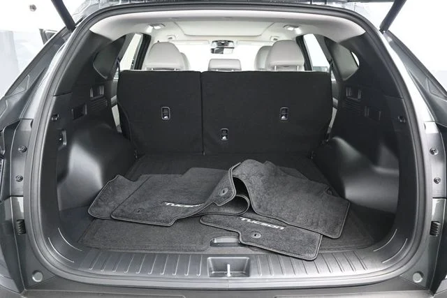 Used 2025 Gray Hyundai SEL Convenience image 13
