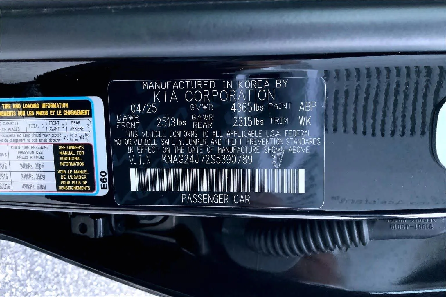 Used 2025 Aurora Black Pearl Kia LXS image 31
