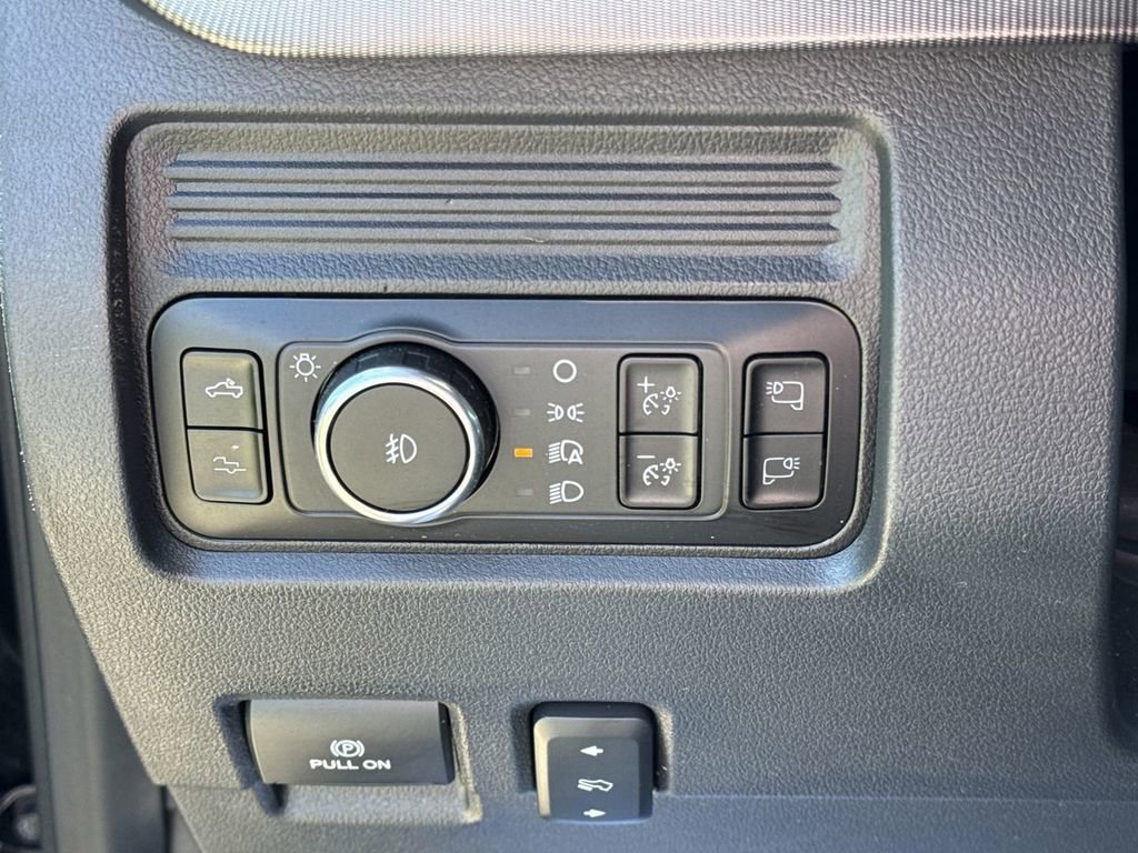 Used 2026  Ford XL image 21
