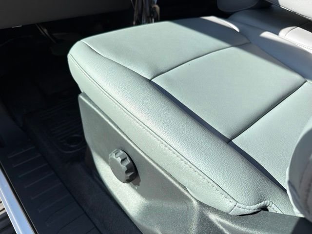New 2026 Oxford White Ford F-350® XL image 10