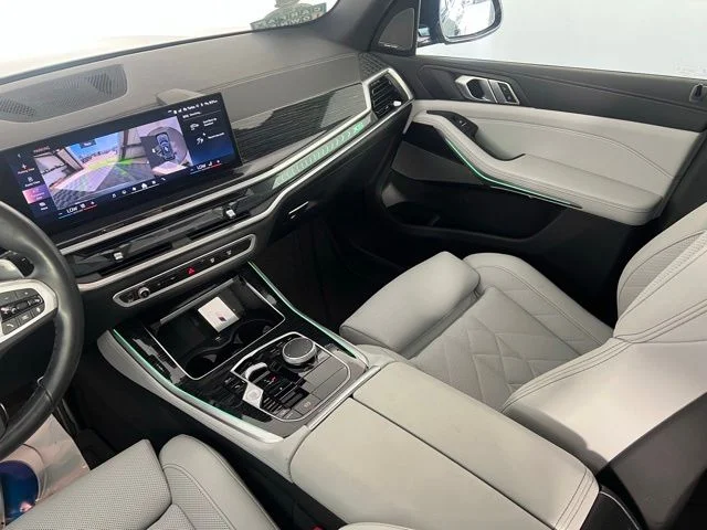 Used 2024 Gray BMW xDrive40i image 32