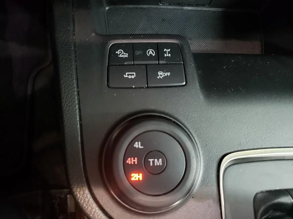 Used 2023 Black Ford XLT image 24