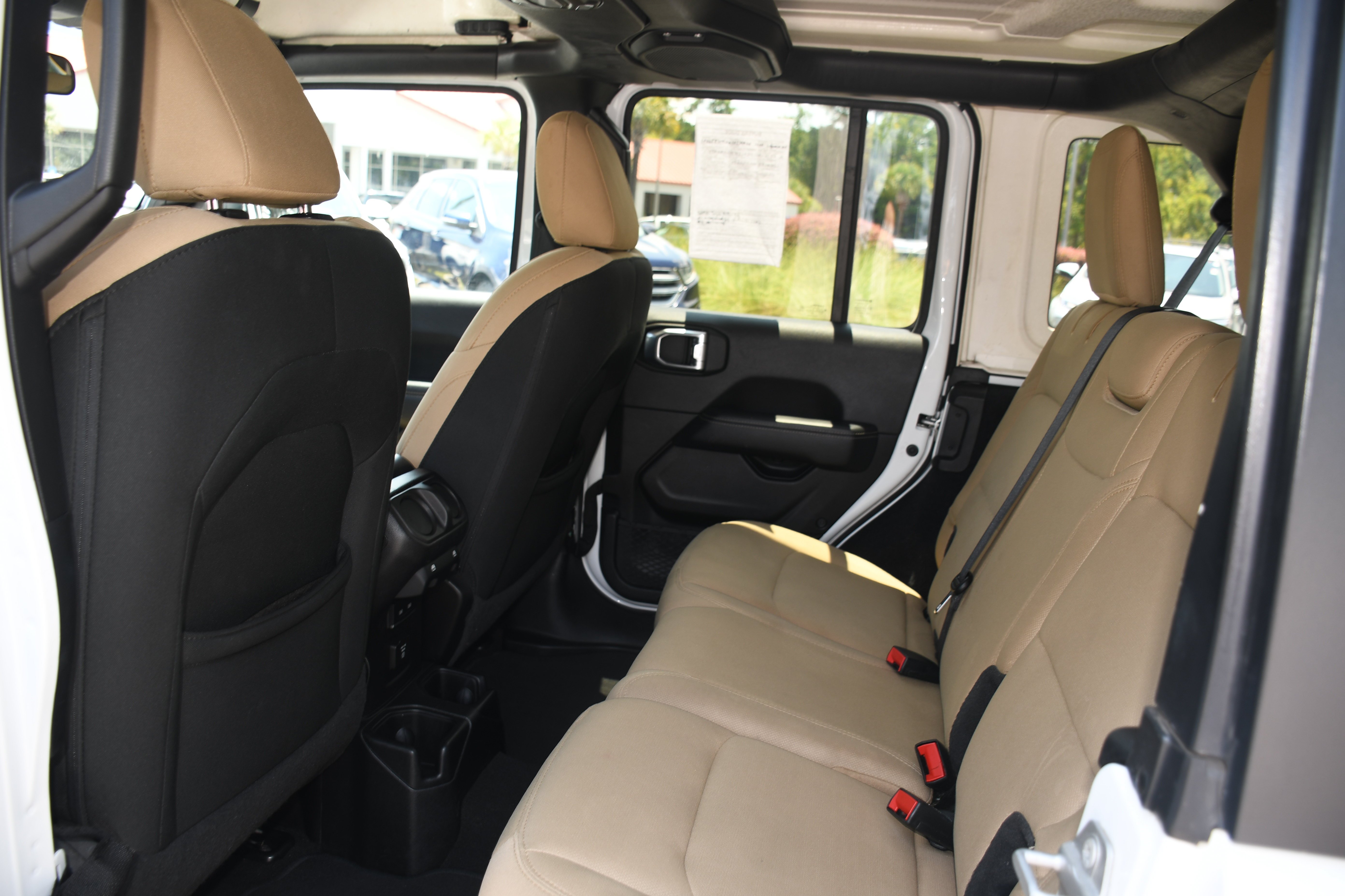 Used 2021 White Jeep Unlimited Sahara image 14