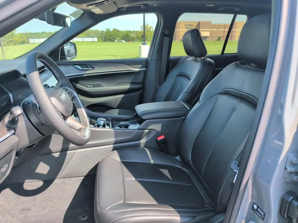 New 2027 Gray Jeep Limited image 17