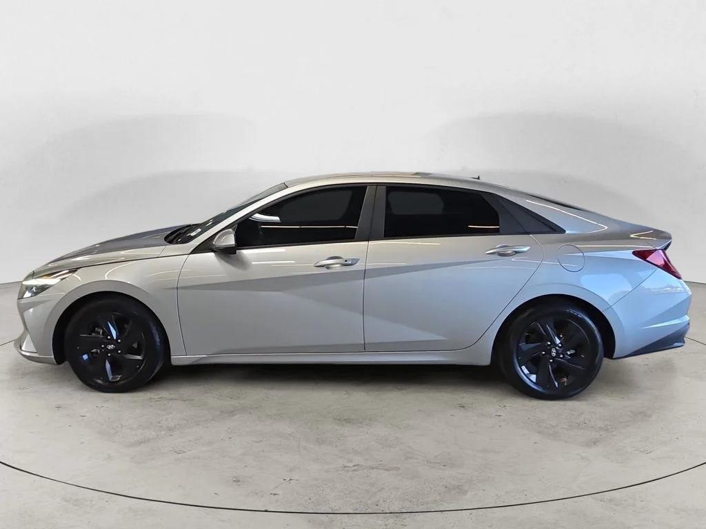 Used 2021 Silver Hyundai SEL image 12