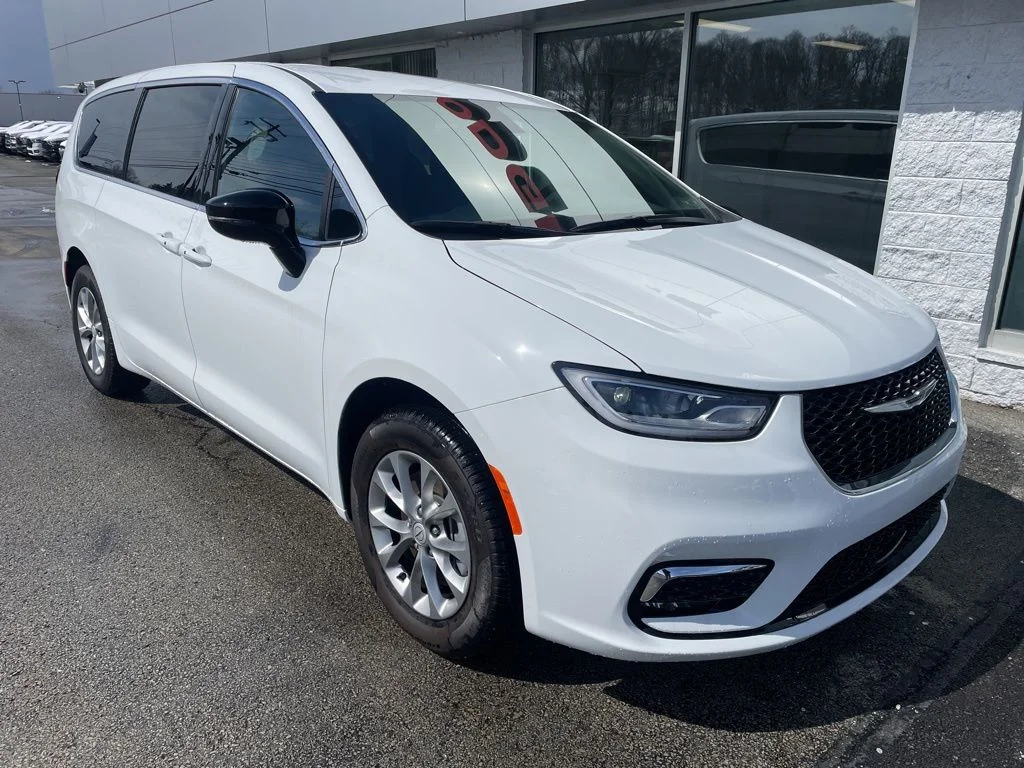 2026 Chrysler Pacifica Select - Photo 6