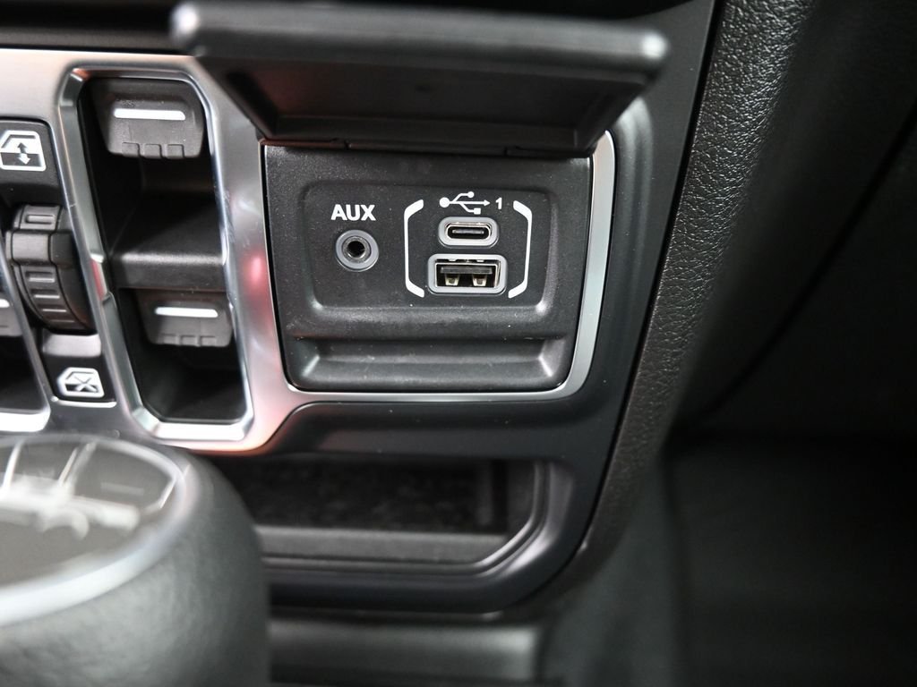 New 2026 Bright White Clearcoat Jeep Sport S image 4