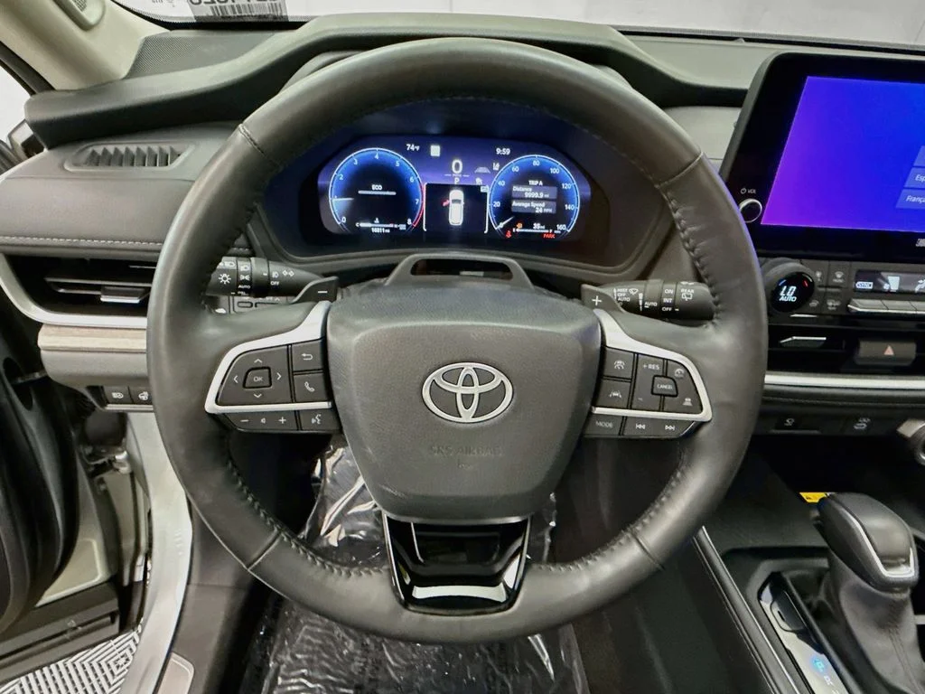 Used 2024 Silver Toyota Platinum image 11