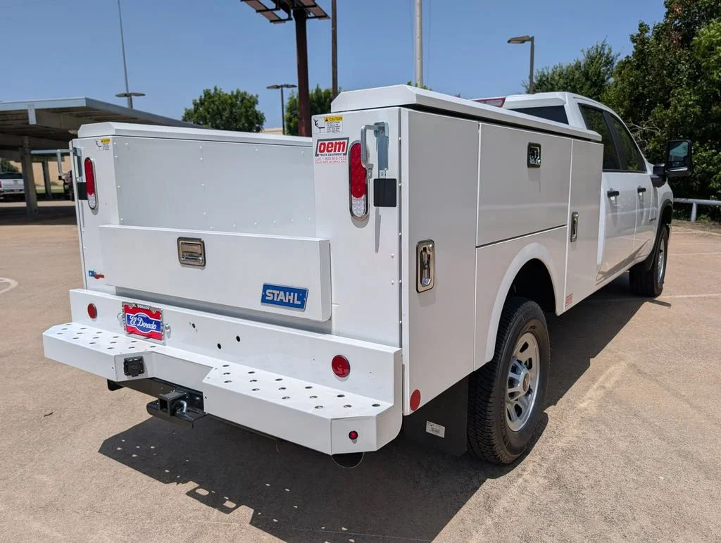 New 2026 Summit White Chevrolet WT image 26