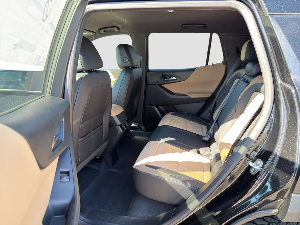 New 2026 Mosaic Black Metallic Chevrolet ACTIV image 13