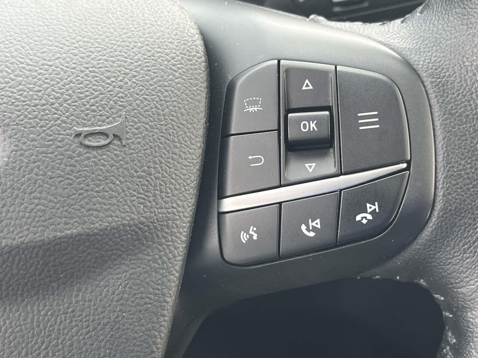 Used 2020  Ford Titanium Hybrid image 35