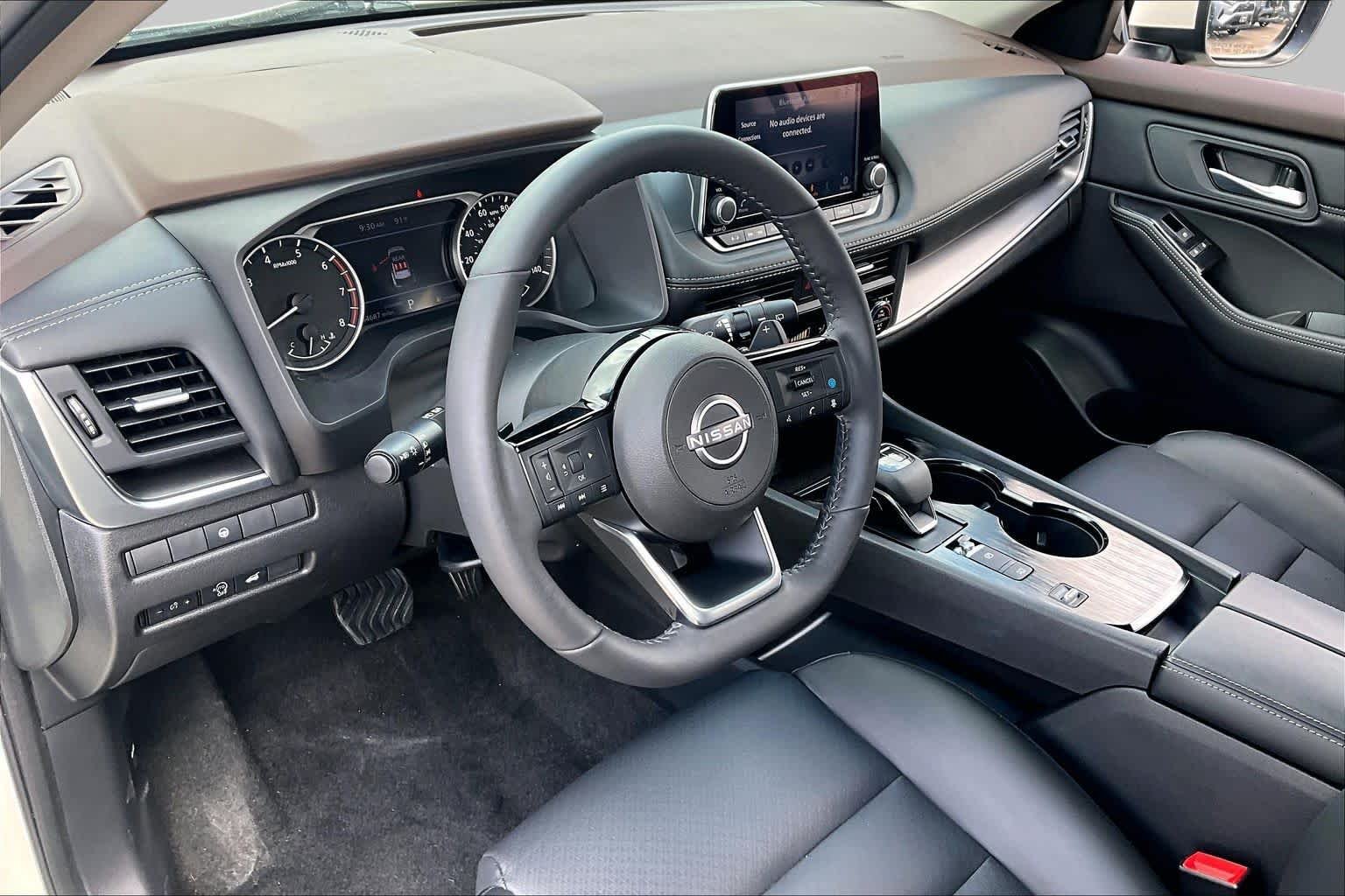Used 2023 Pearl White Tricoat Nissan SV image 16