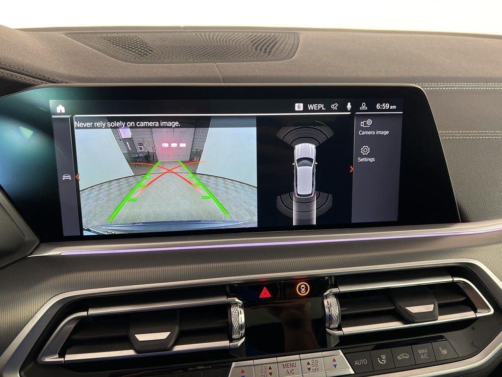 Used 2022 Arctic Grey Metallic BMW xDrive40i image 18