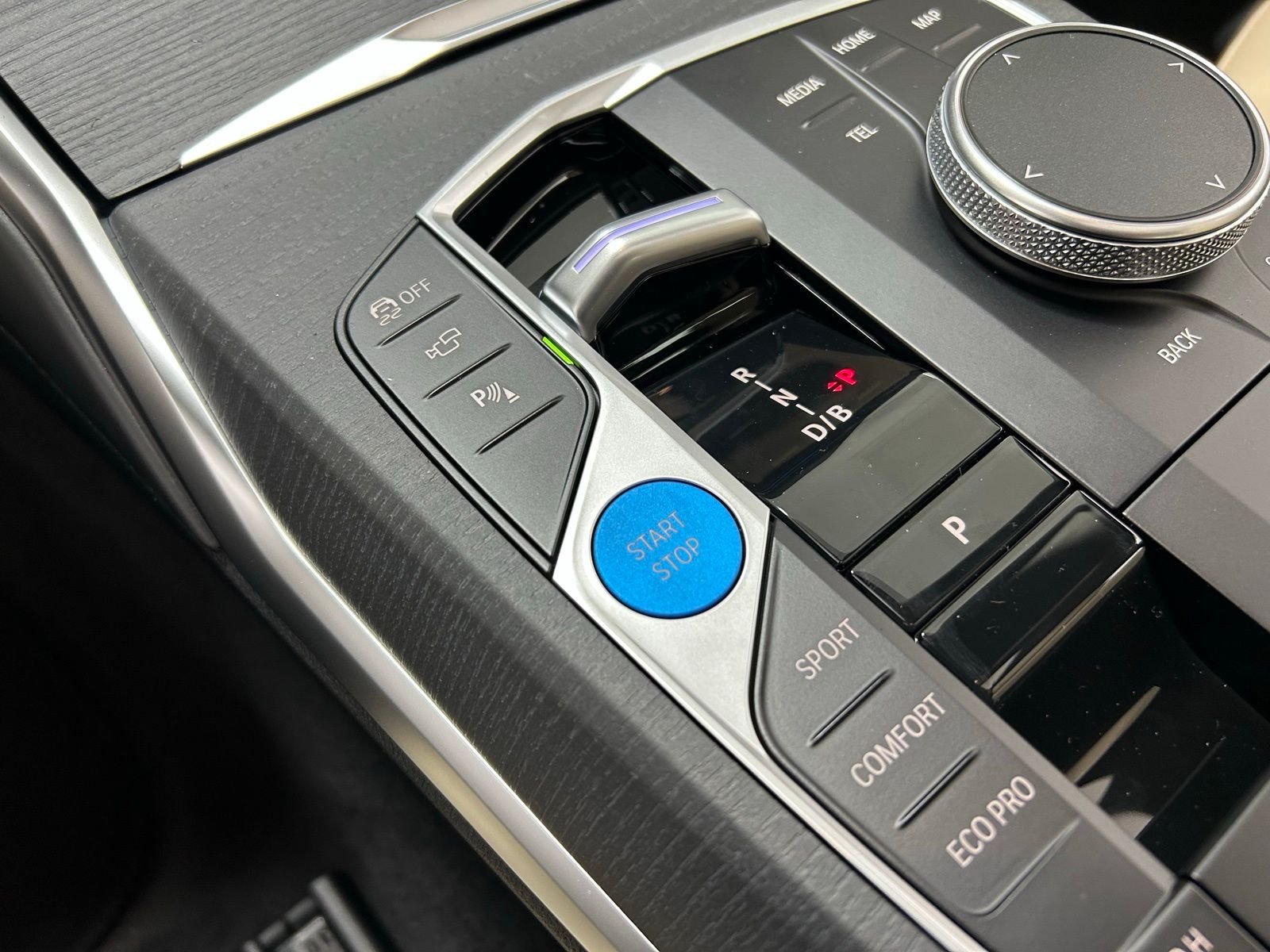 New 2026 Tanzanite Blue II Metallic BMW xDrive40 image 35