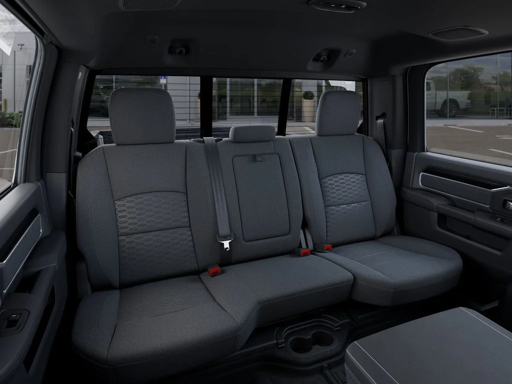 2025 RAM 3500 Big Horn - Photo 16