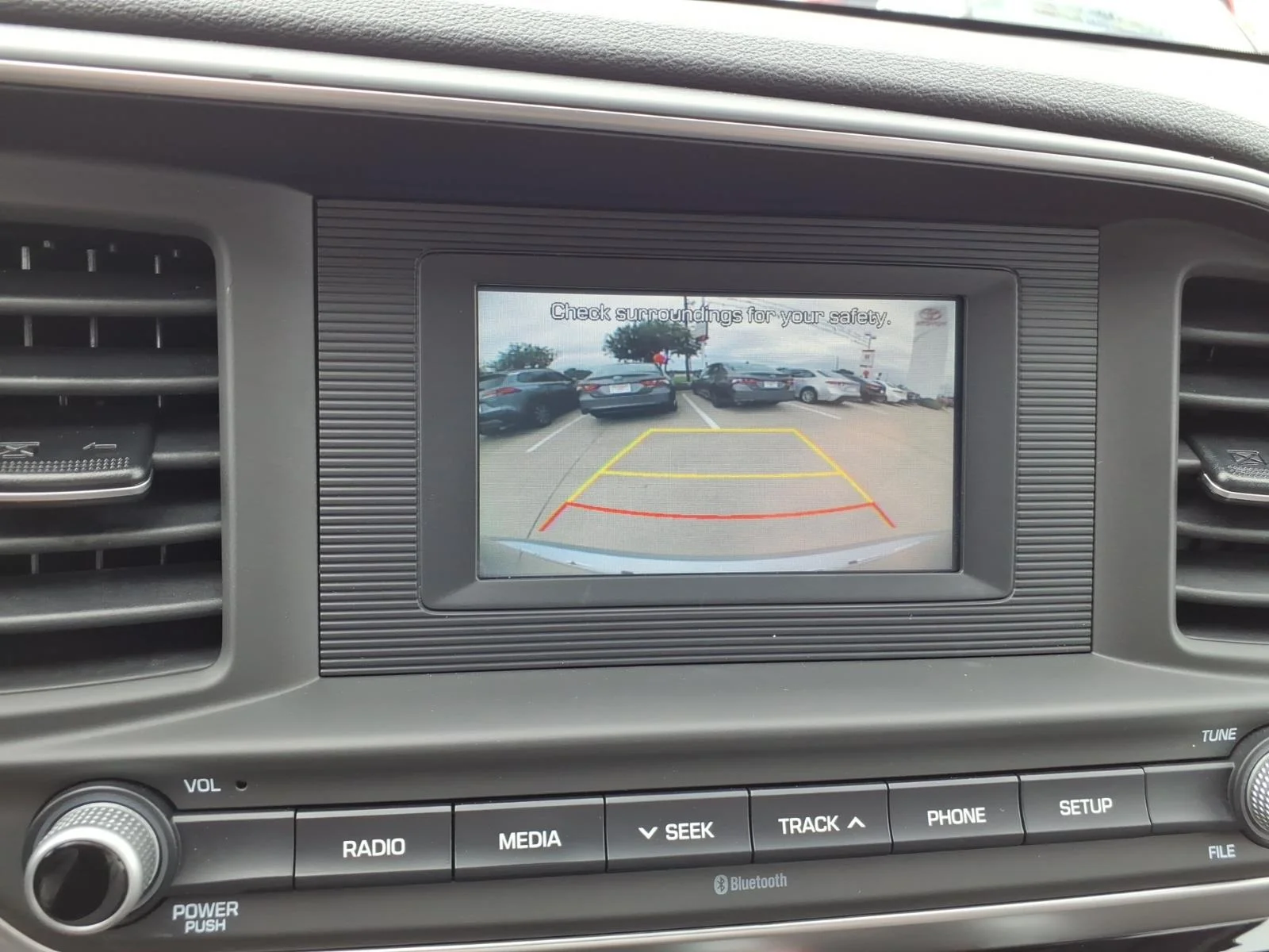 Used 2020 Stellar Silver Hyundai SE image 28