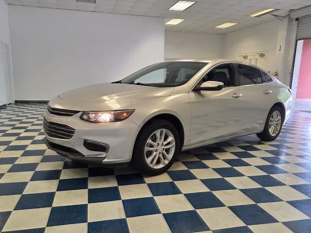 Used 2016 Silver Chevrolet LT image 3