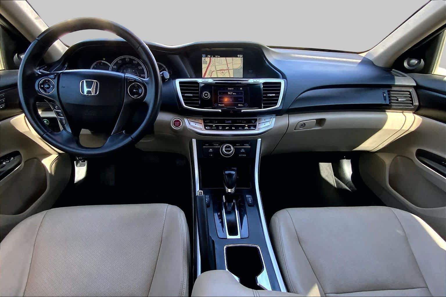Used 2014 Alabaster Silver Metallic Honda EX-L image 12