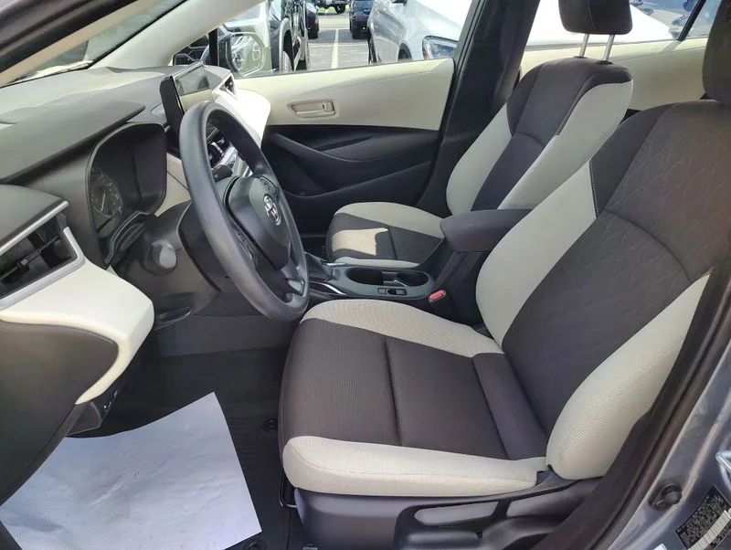 Used 2025  Toyota LE image 9