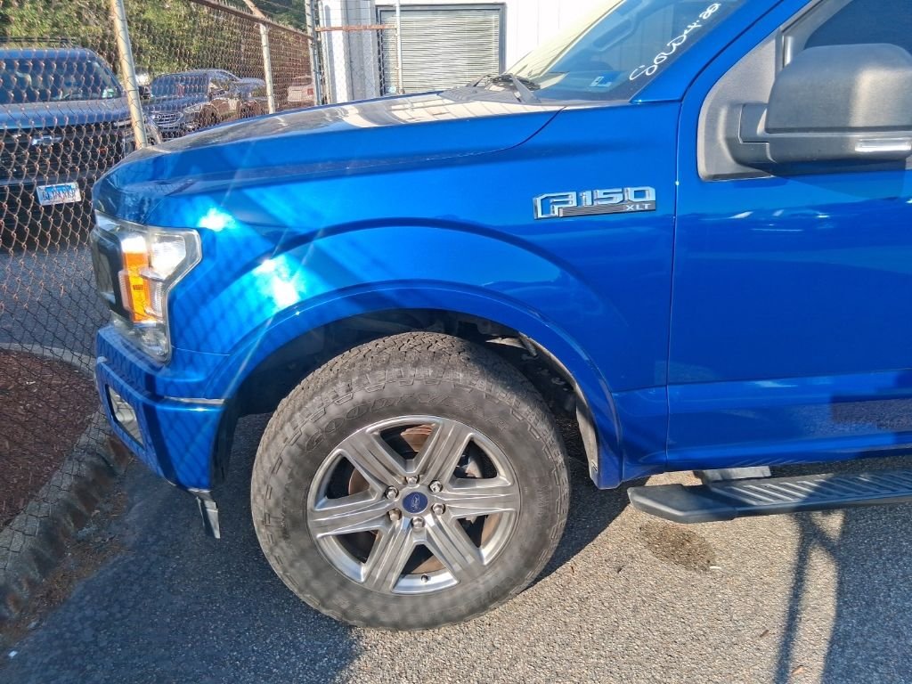 Used 2018 Blue Ford XLT image 2