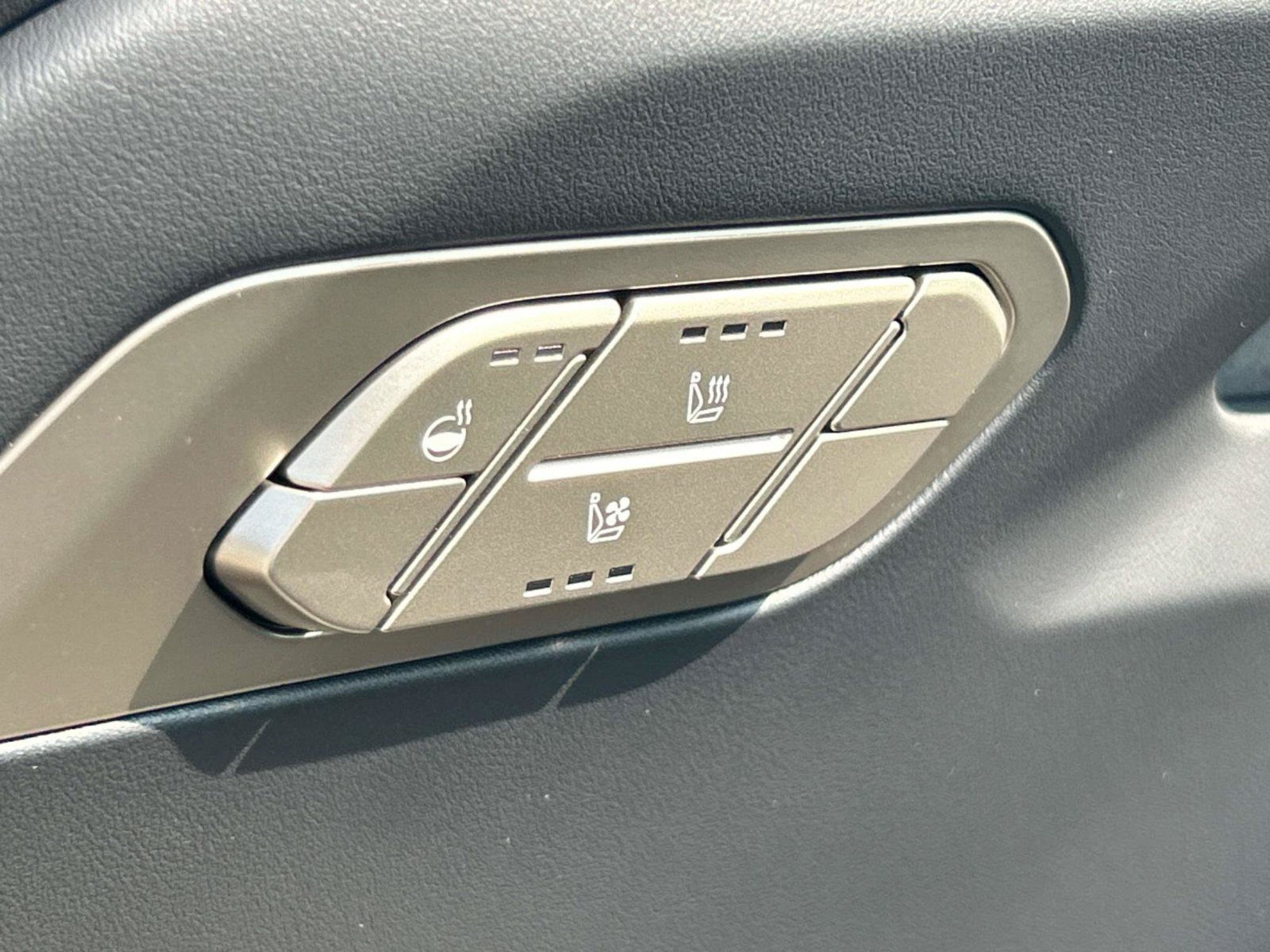 New 2027 Panthera Metal Kia EX image 21
