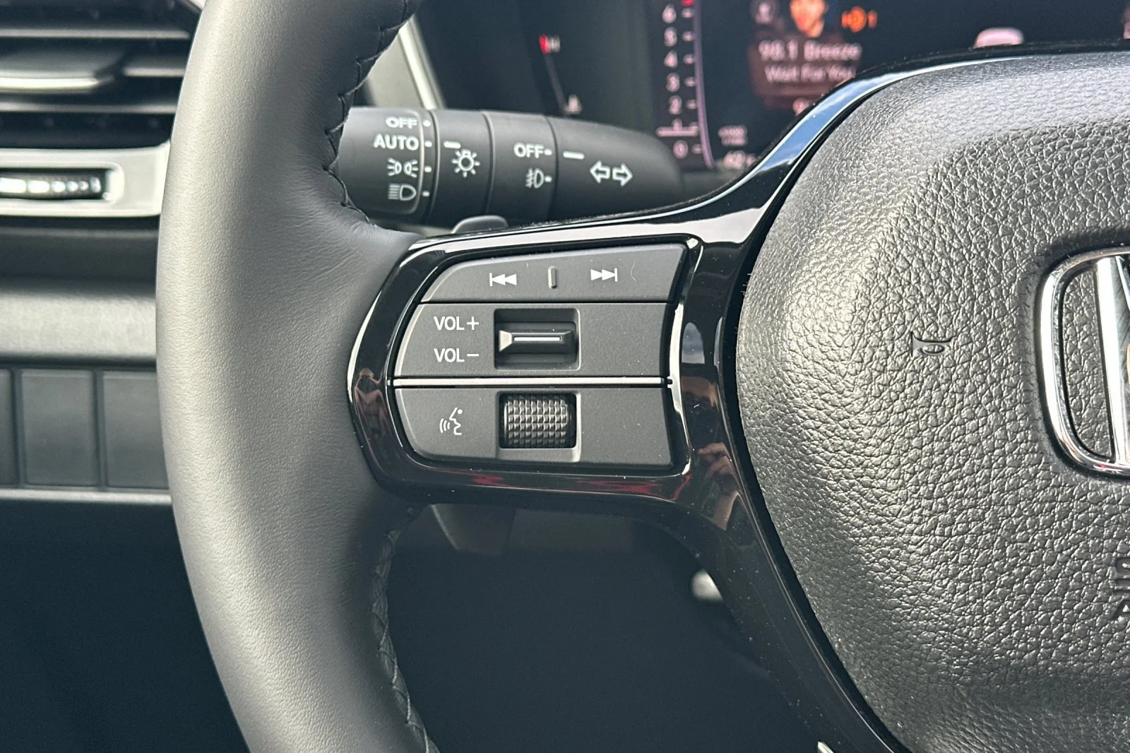 New 2026 Platinum White Pearl Honda Touring image 28