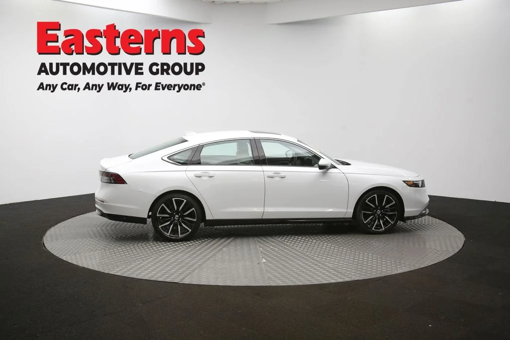 Used 2024 White Honda Touring image 42
