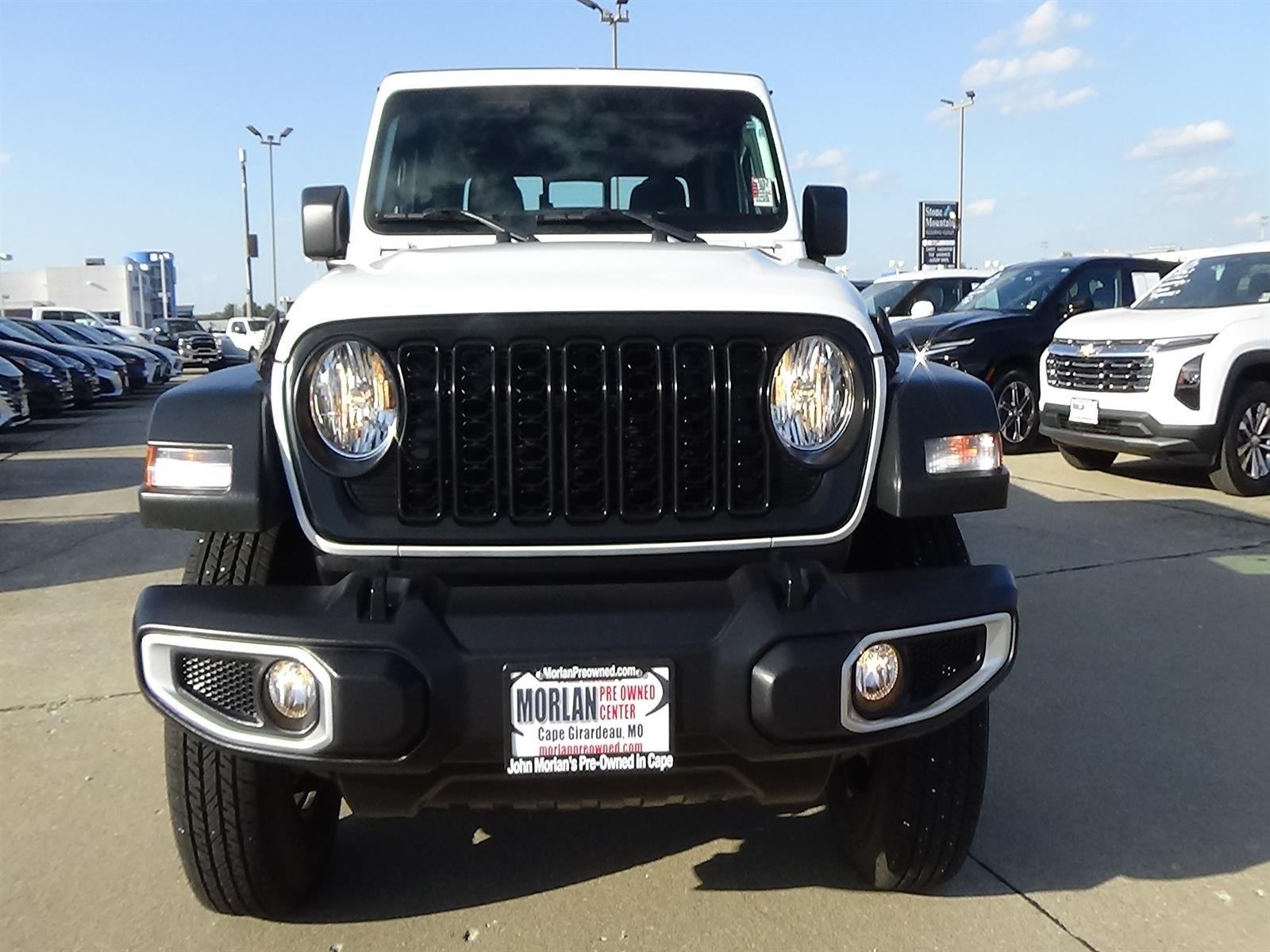 Certified Used 2025 Bright White Clear Coat (pw7) Jeep Sport image 3