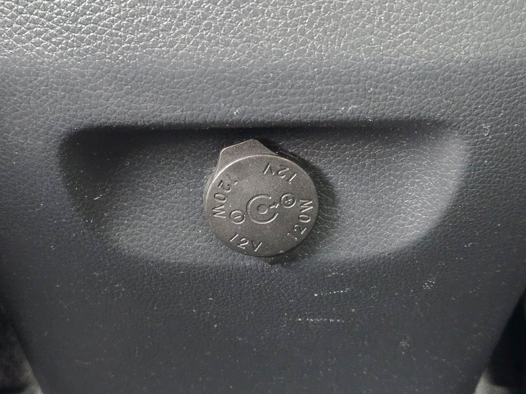 Used 2016 Frost Hyundai Limited image 18