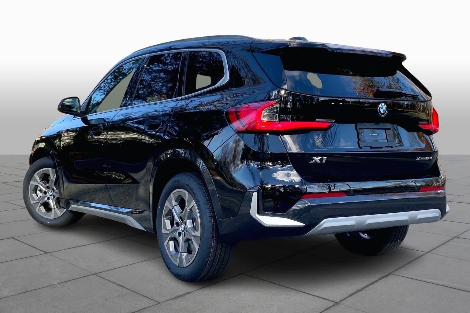 Used 2026 Jet Black BMW xDrive28i image 12
