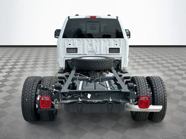 New 2024 Oxford White Ford XL image 5