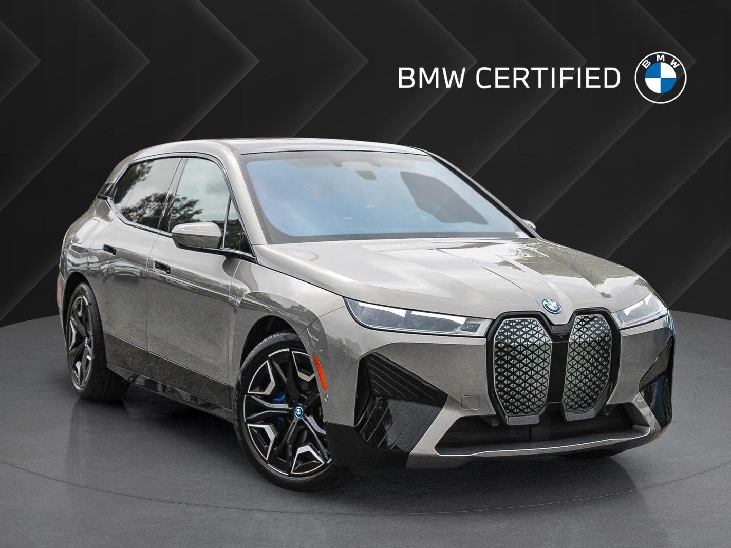 2023 BMW iX M60's photo