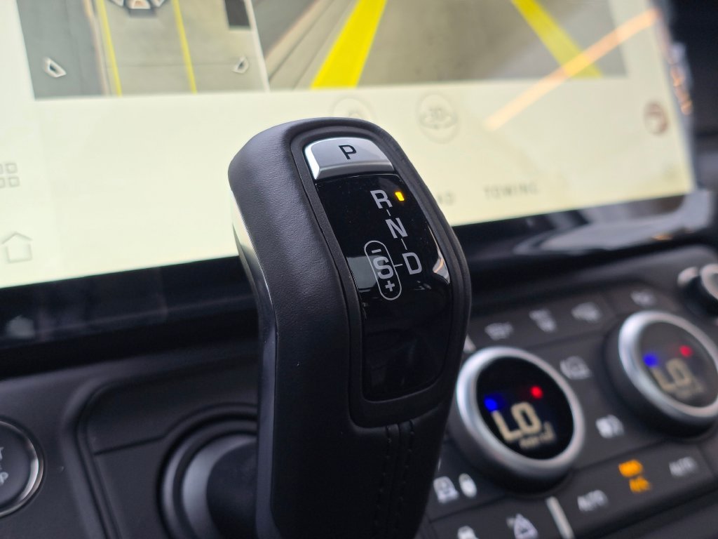 New 2026 Fuji White LAND ROVER X-Dynamic SE image 26