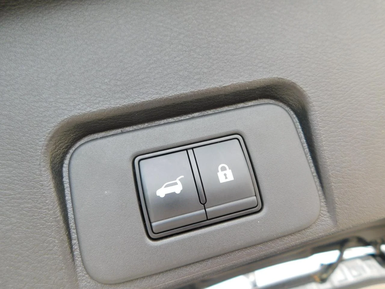Used 2025 Gun Metallic Nissan AWD SV image 23