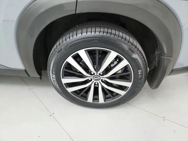 Used 2024 Gray Nissan Platinum image 48