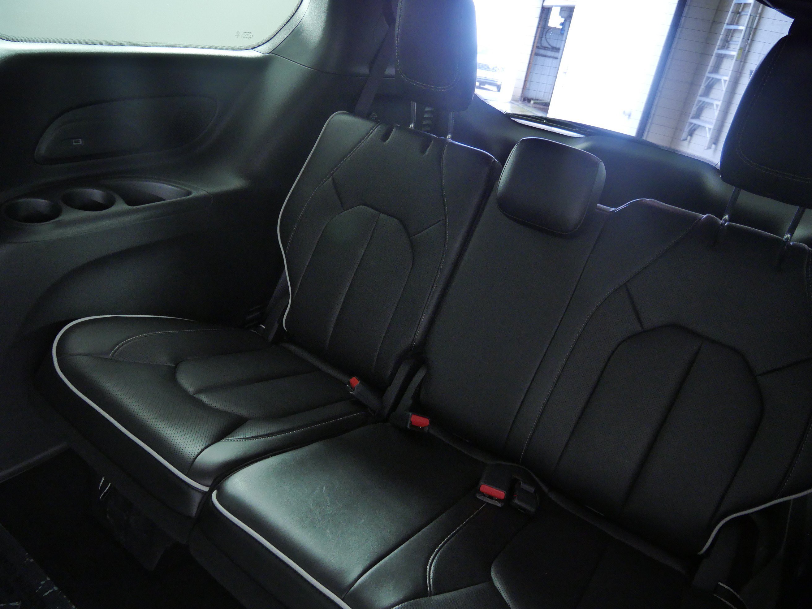 Used 2026 Diamond Black Crystal Pearlcoat Chrysler Limited image 12