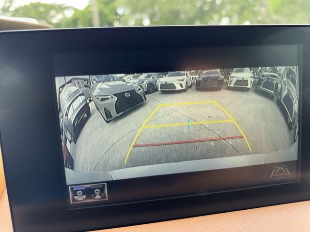 2023 Lexus IS 300 - Photo 17