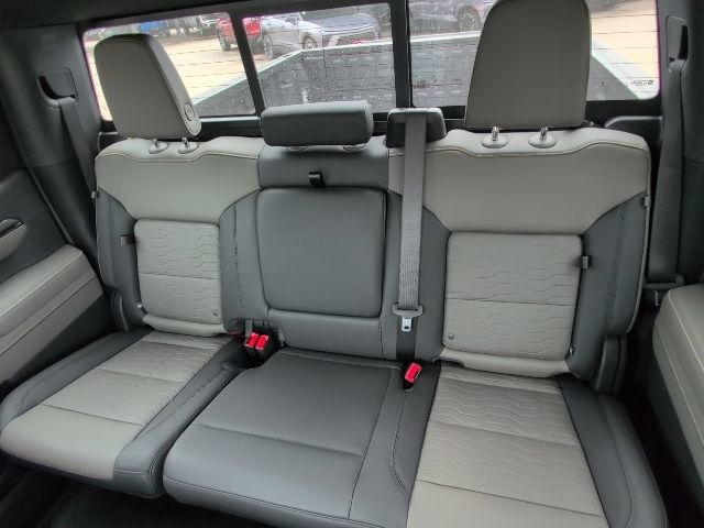 2026 Chevrolet Silverado 1500 ZR2 - Photo 8