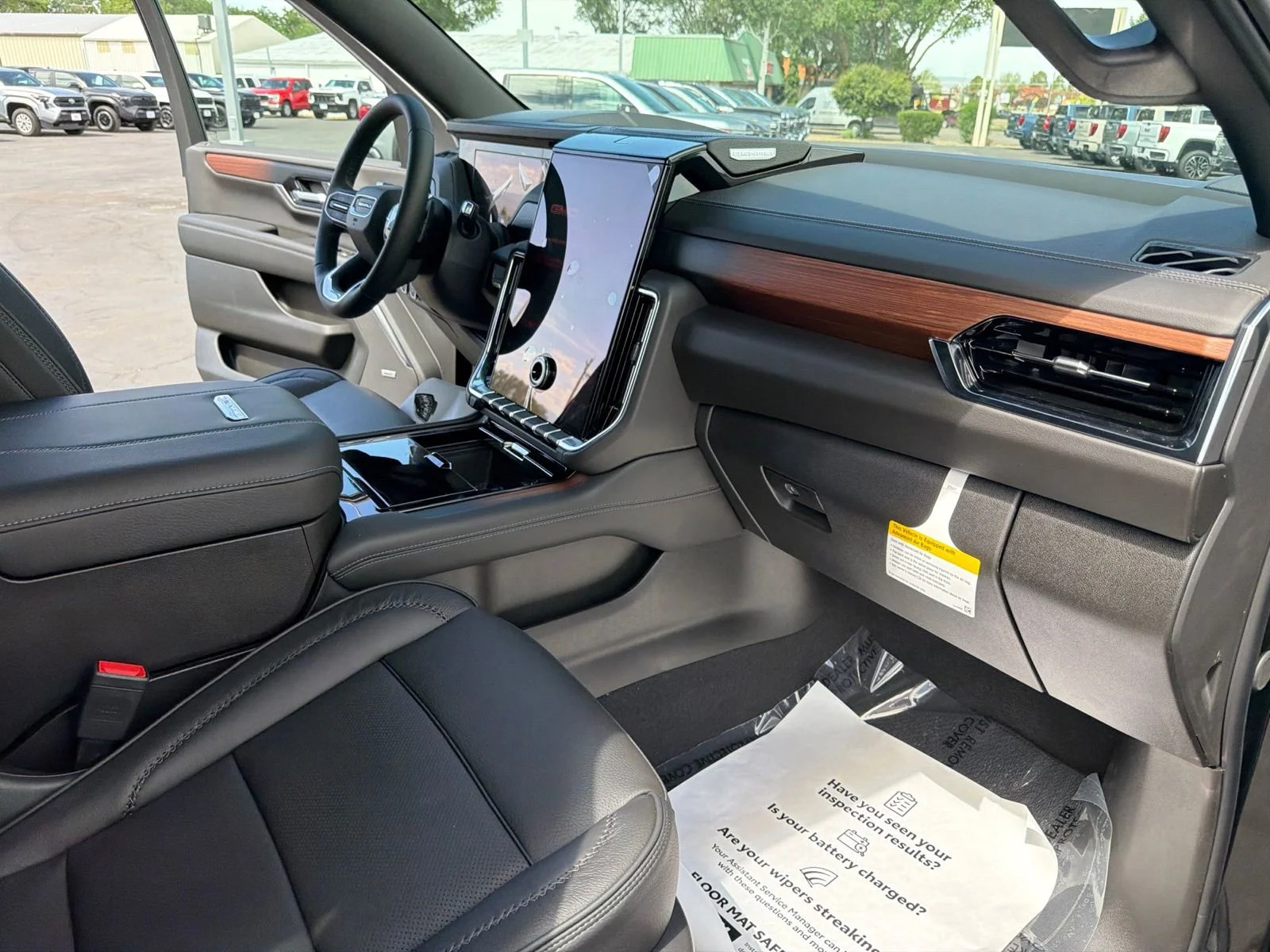 2026 GMC Yukon XL Denali - Photo 29