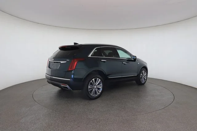 Used 2025 Green Cadillac Premium Luxury image 19