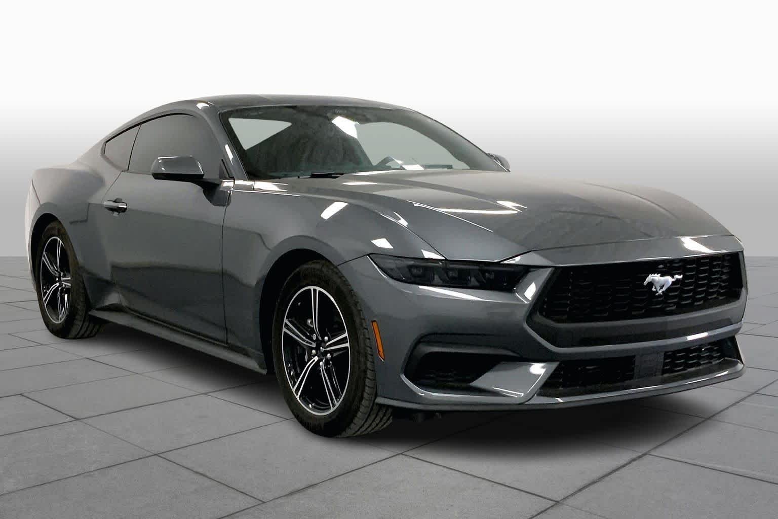 2025 Ford Mustang EcoBoost Fastback - Photo 2