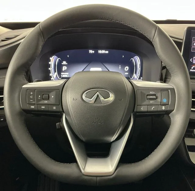 Certified Used 2023 Titanium INFINITI LUXE image 16