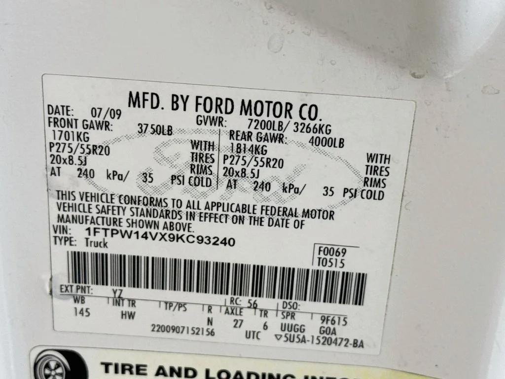 Used 2009 White Ford Lariat image 40