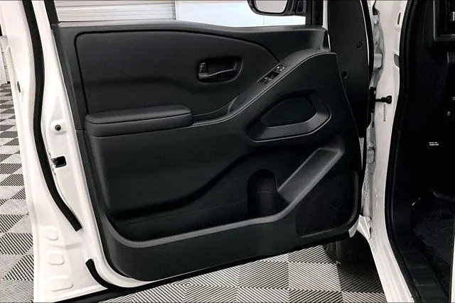 New 2026 Glacier White Nissan S image 33