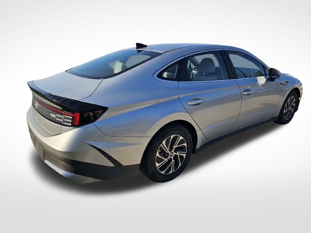 Used 2026 Silver Hyundai Blue image 16