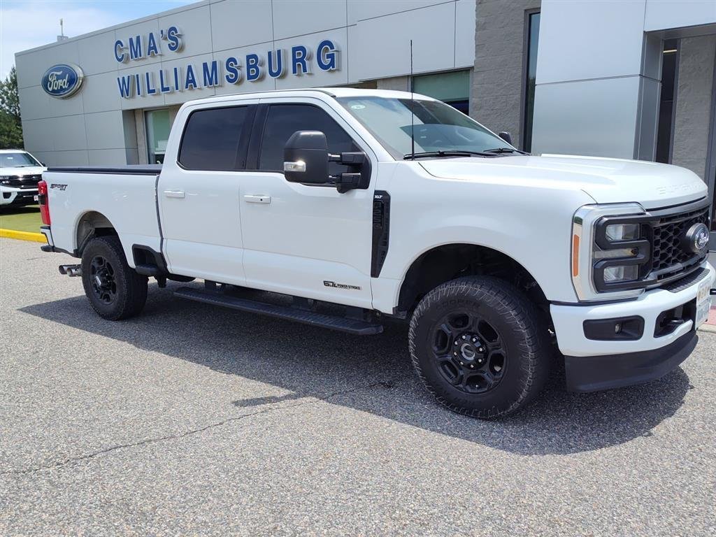 Used 2023 Oxford White Ford XLT image 2
