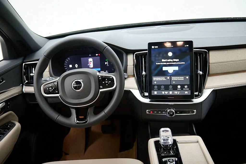 New 2026 Vapour Grey Volvo Plus image 27