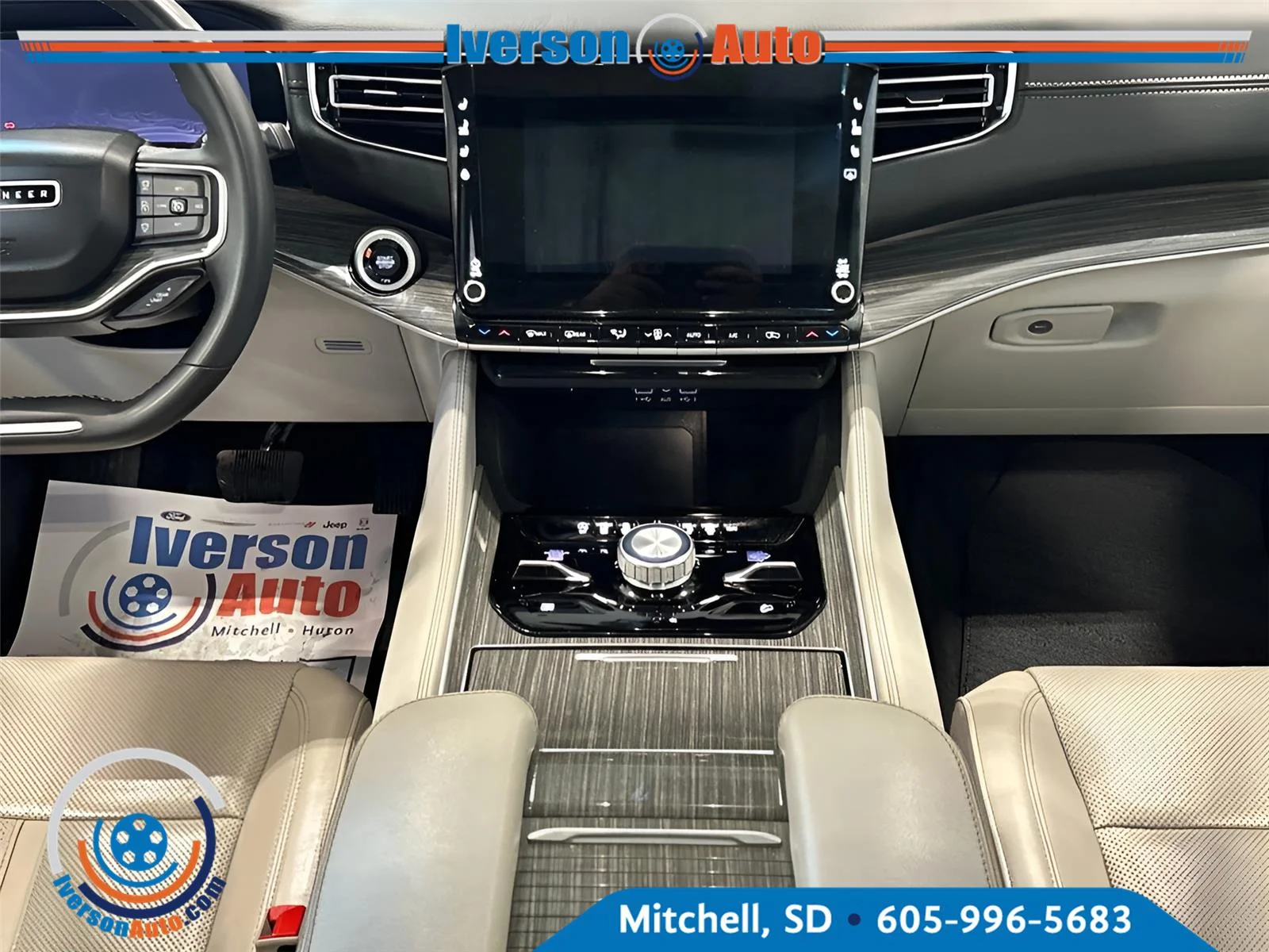 Used 2022 Velvet Red Pearlcoat Jeep Series III image 29