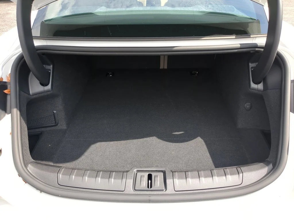 Used 2024  Porsche Base image 9